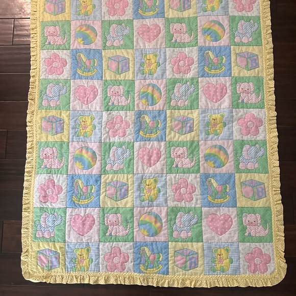 Vintage handmade quilted baby blanket - Picture 1 of 7